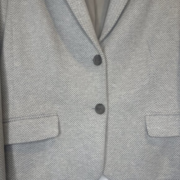 Talbots Women’s Gray Aberdeen 2 Button Single Vent Blazer Jacket Pockets Sz 12 - Picture 2 of 10